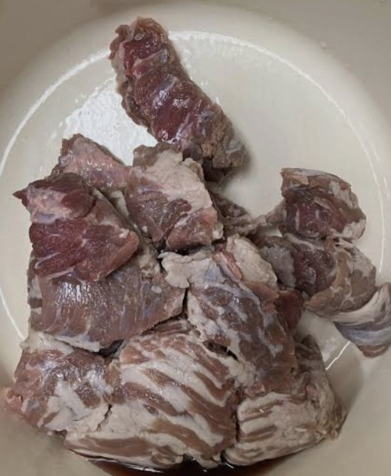 melgarejo_68095's tweet photo. Mientras limpiaba el congelador, encontré esta carne picada en el fondo, ha estado en el congelador unos 6 años aproximadamente, ¿me daría problema si la como? https://t.co/Ad8R7G8ul7