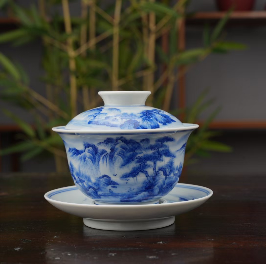 JannahPusti_ah's tweet photo. Just finished my first hand-thrown ceramic mug! Feels so rewarding turning wet clay into something useful with my own two hands  #Handmade #Pottery， https://t.co/twIp8kHX17