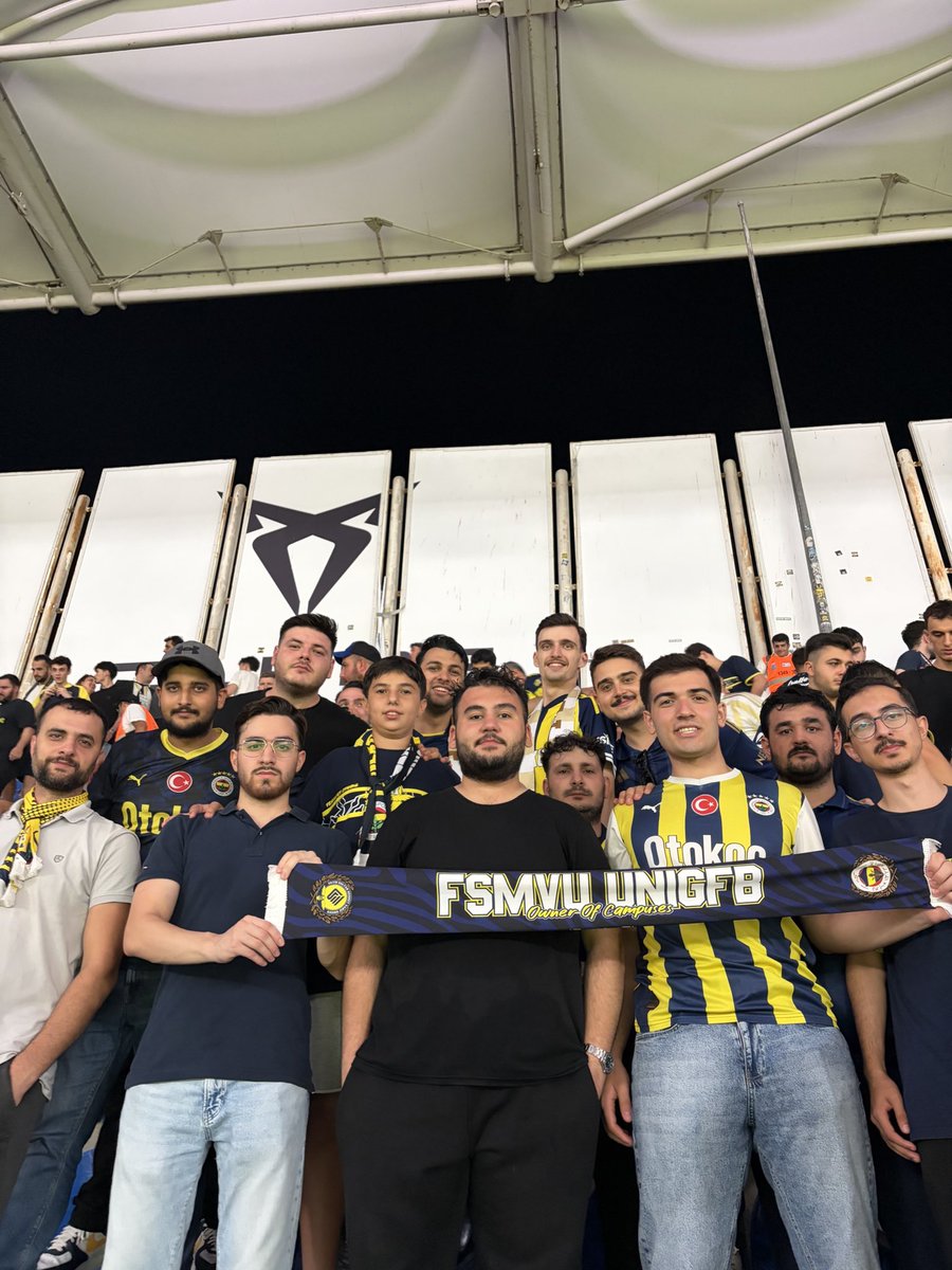 fsmvuUNIGFB's tweet photo. İNANDIK SİZE BU SENE! #UNIGFB 

FSMVU UNIGFB olarak, Fenerbahçemizi Sturm Graz karşısında yalnız bırakmadık. https://t.co/WdcI1StPrn