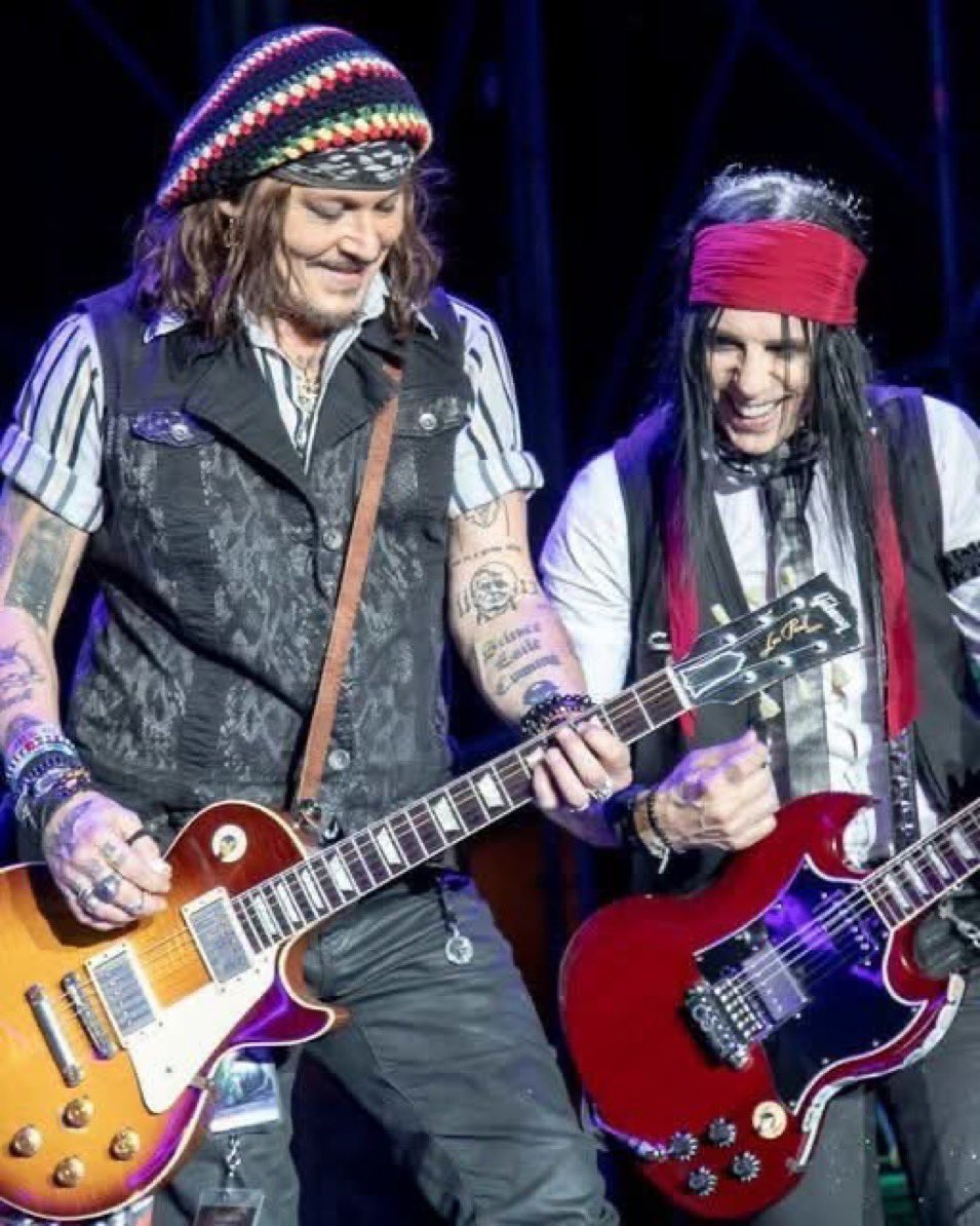mrjohnnydepc's tweet photo. 15 days until I see my Vampires. 🎸💋🦇💋🎸
#JohnnyDepp
#TommyHenriksen
#Birmingham19thAugust https://t.co/gXiJKStGtU