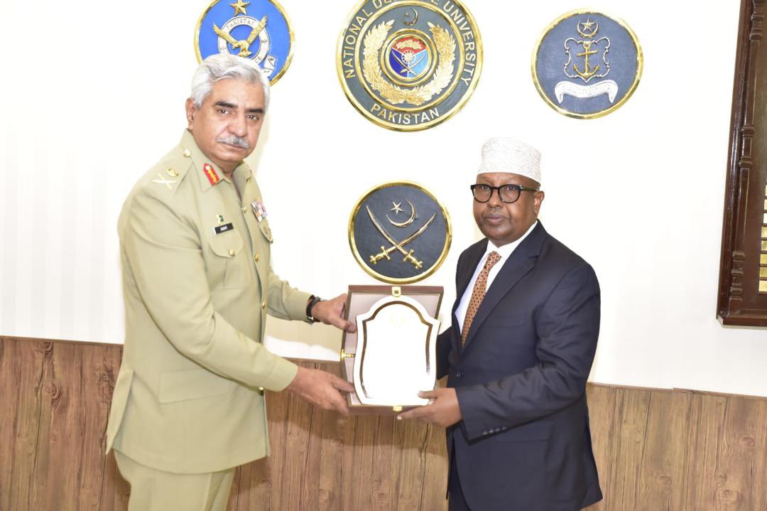SONNALIVE's tweet photo. Minister of Defence of the Federal Government of #Somalia, H.E. @AhmedMoFiqi, who is on an official visit to the Islamic Republic of Pakistan leading a high-level delegation, today visited the headquarters of Global Industrial & Defence Solutions (GIDS) and the National Defence University (NDU) of #Pakistan.