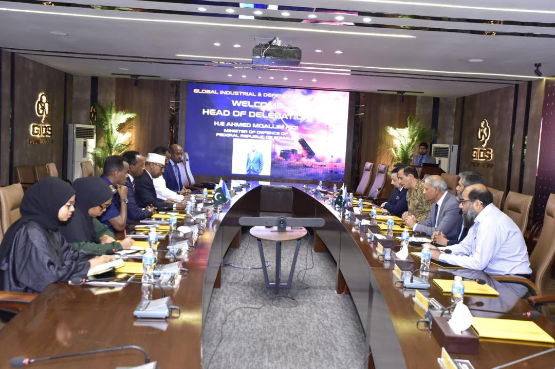 SONNALIVE's tweet photo. Minister of Defence of the Federal Government of #Somalia, H.E. @AhmedMoFiqi, who is on an official visit to the Islamic Republic of Pakistan leading a high-level delegation, today visited the headquarters of Global Industrial & Defence Solutions (GIDS) and the National Defence University (NDU) of #Pakistan.