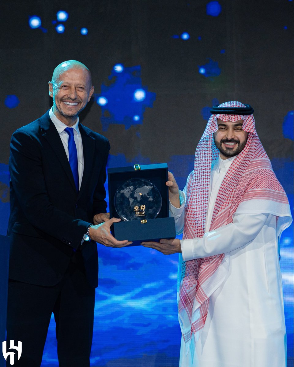 Alhilal_EN's tweet photo. For a successful partnership 🤝💙

@reefperfumes https://t.co/Zs7Phn6LFh