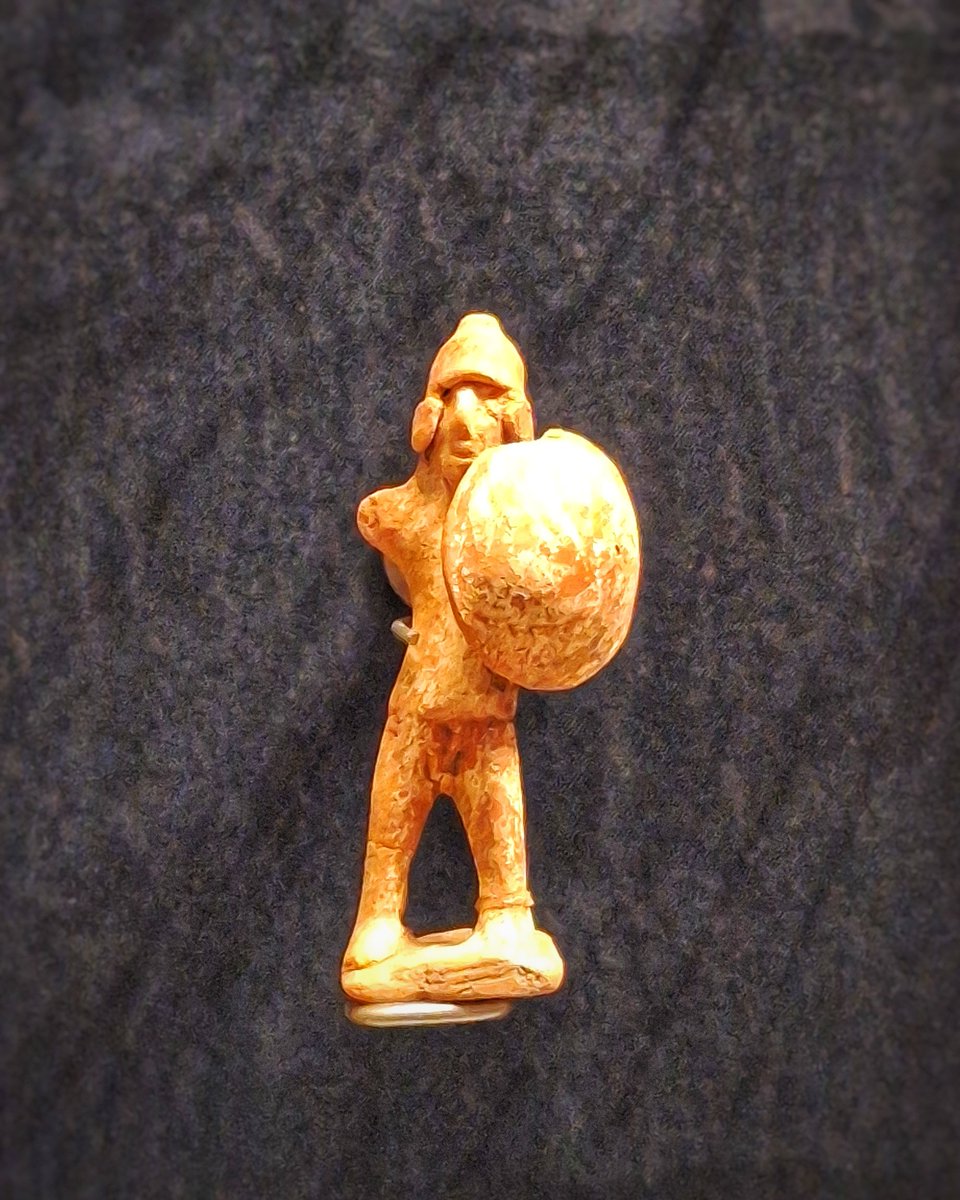 cagataytopcu's tweet photo. Bakarken içimden mırıldanıyordum...

"You′re in the army now,
Oh-oo-oh you're in the army now..." 

#İstanbul #Arkeoloji #Müze #Aryballos #Warrior #Helmet #History #Generalknowledge #Archaeology #StatusQuo #Army https://t.co/GiV1if34nw