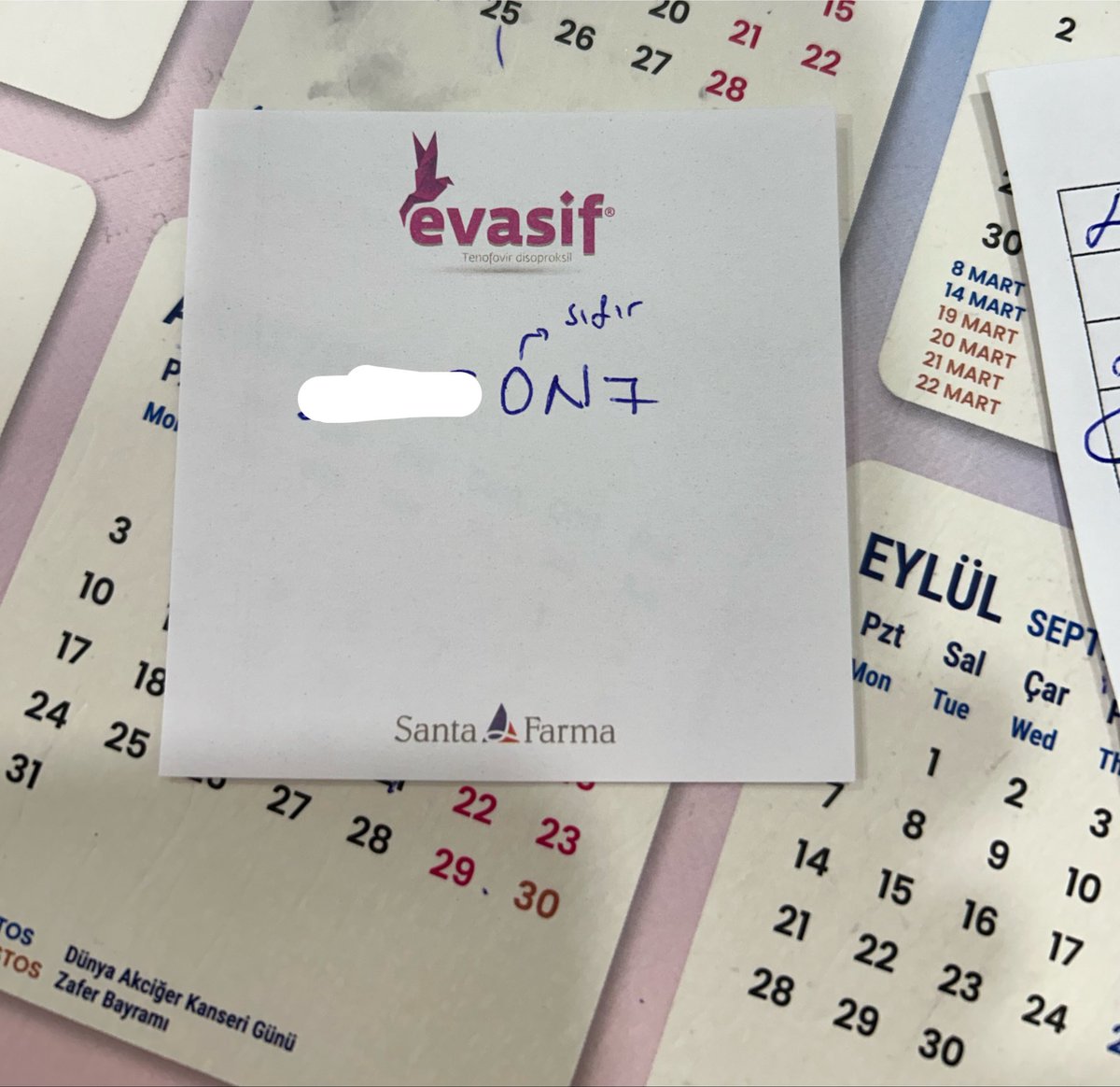 hcimenn_'s tweet photo. Dünyanın en iyi insanı olduğum için ilaç bakkallarının kafası karışmasın diye sıfırı sıfır diye belirtiyorum https://t.co/A0cpj9RY0Z