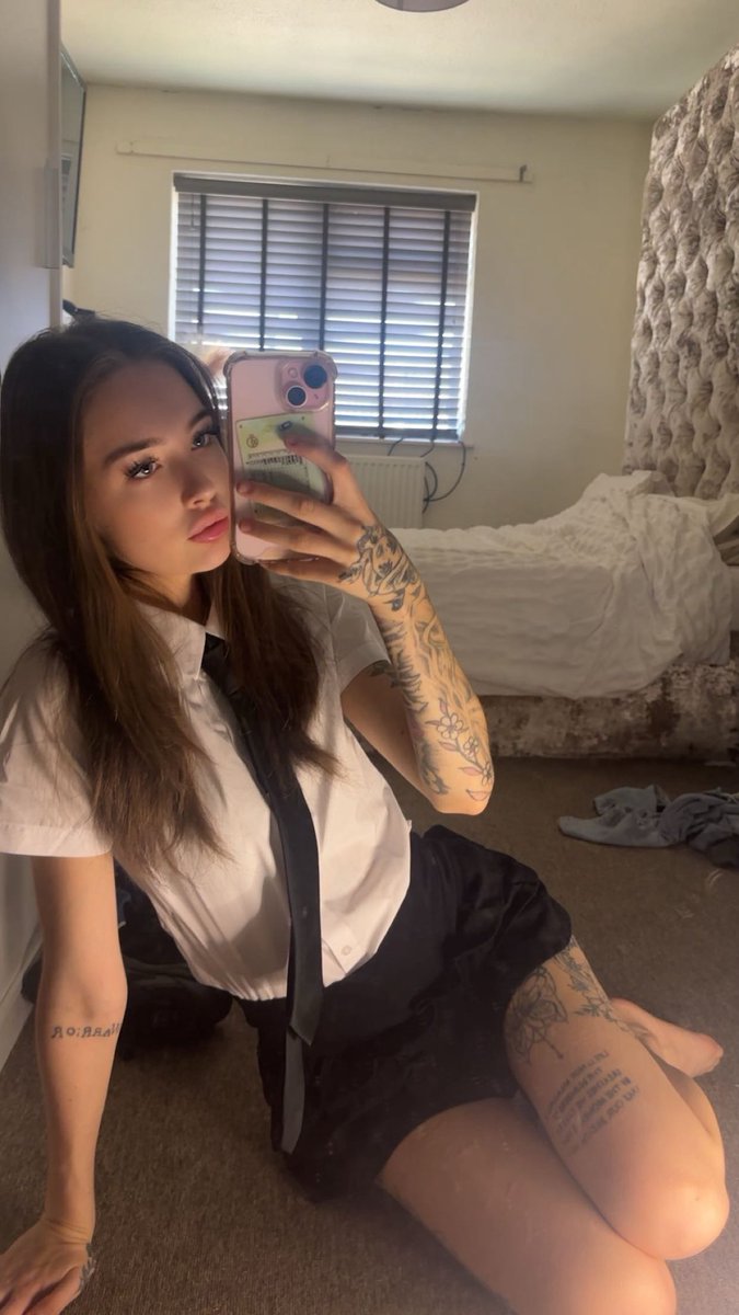 poppyafterclass's tweet photo. Exam week 😩 https://t.co/C3nk4n6zQM