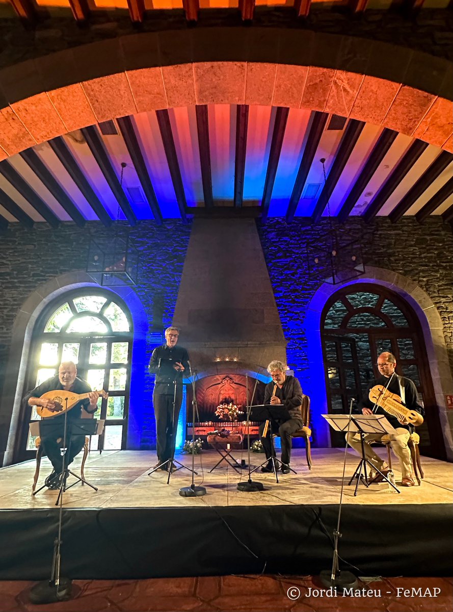 Festival_FeMAP's tweet photo. Així de bé ha anat el concert de La Caccia a Castellciutat! 🪕✨ 
Moltes gràcies a tots els qui us heu acostat a gaudir de la música medieval i de la visita guiada. 🙏🏻🎵

Us deixem un recull de les millors imatges! 📸👇

​#FeMAP2026 #Castellciutat #LaSeudUrgell #MusicaAntiga https://t.co/M0WQtyczJQ
