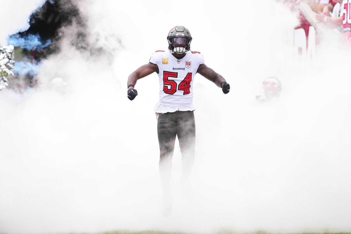 NFLUKIRE's tweet photo. Player run out photos that go unbelievably hard 😮‍💨 https://t.co/18tCmdW9WT