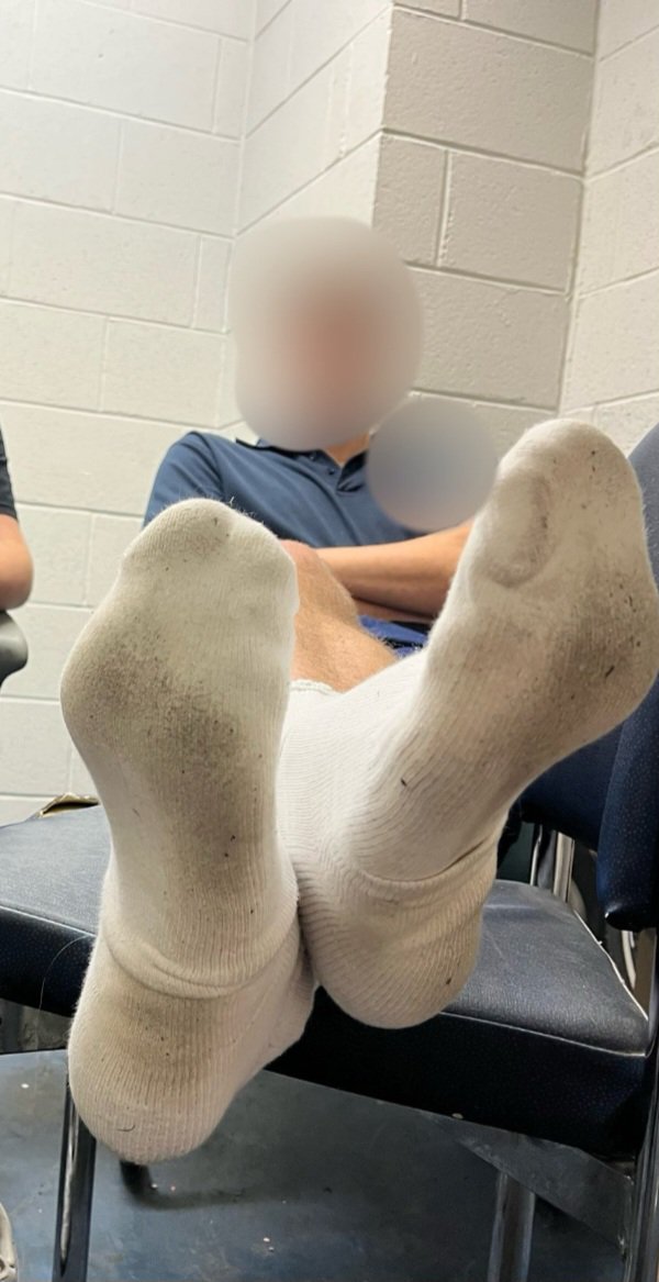 malefeetretweet's tweet photo. Worship @6ft9CashMaster1 sweaty feet he wants his feet worshipped and tributes serve https://t.co/Q3JBfLmsOi