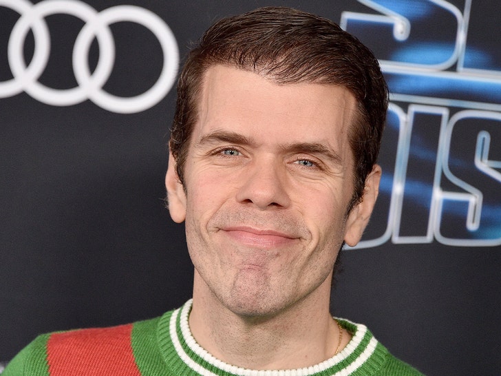 TMZ's tweet photo. 🚨 EXCLUSIVE: Perez Hilton was under financial stress before concerning live stream. https://t.co/YbmGRp2veJ https://t.co/RjPTM0AMbh