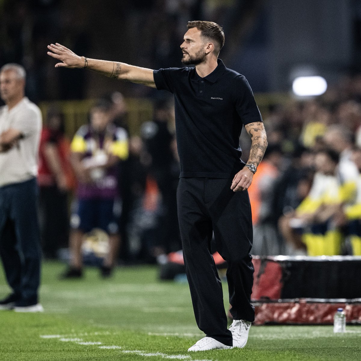 demarkesports's tweet photo. Sturm Graz teknik direktörü Fabio Ingolitsch: "Sahada her şey planladığımız gibi olmadı. Buradaki atmosfer, buradaki ses... Bizler de insanız. Sahada o gürültüyü, o baskıyı hissedince oyuncularımızın normal bir oyun sergilemesi pek beklenemezdi." https://t.co/bfdQ0KYQeT