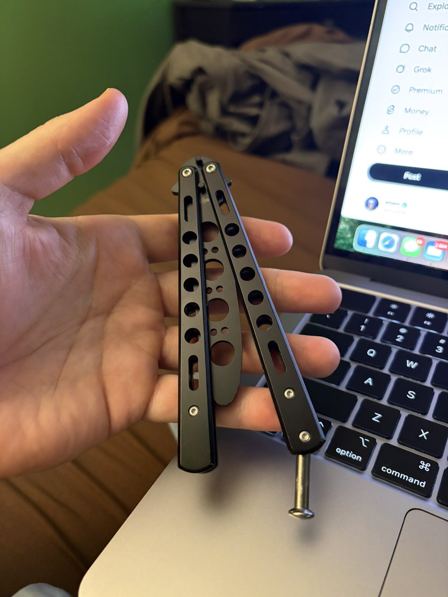 scvmfk's tweet photo. the best fidget toy is a balisong https://t.co/CTafn0S0h9