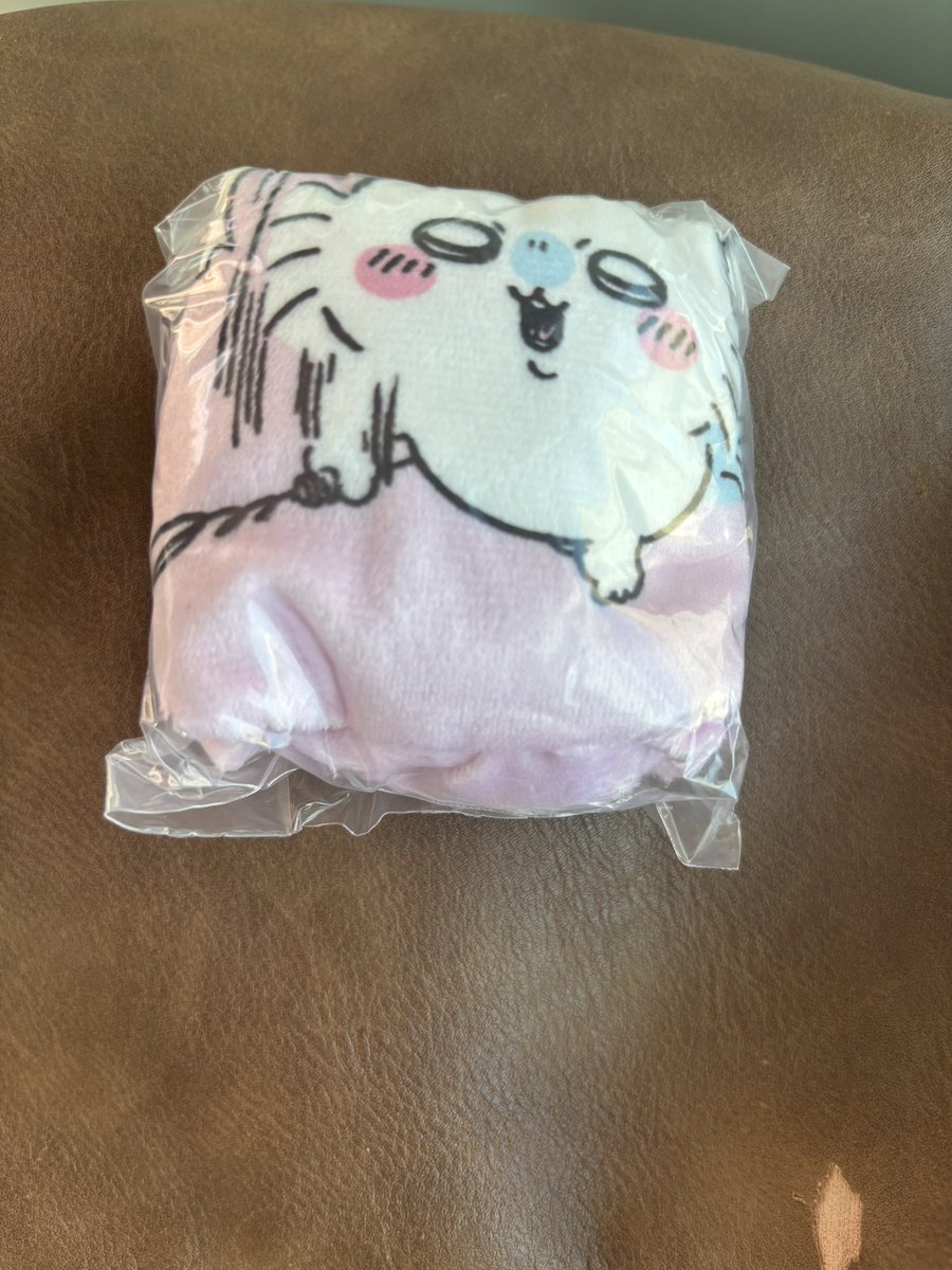 jsjsito's tweet photo. 交換　映画 ちいかわ 巾着ポーチ ガチャ

譲→モモンガ&amp;古本屋

求→ちいかわ&amp;ハチワレ&amp;うさぎ

出先のためIDなしの画像になります。
よろしくお願いします🙇‍♀️郵送での交換希望です。 https://t.co/JLvLoMGZCV