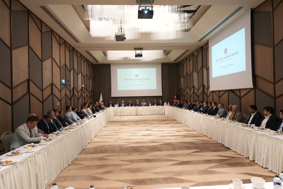 BBvolkanyilmaz's tweet photo. İl Yönetim Kurulumuz ile bir araya gelerek saha faaliyetlerimizi değerlendirdik ve yaklaşan ilçe kongrelerimizin hazırlık sürecine ilişkin planlamalarımızı istişare ettik.

Ülkemizin ve milletimizin huzuru için Liderimiz Genel Başkanımız Sn.Devlet Bahçeli’nin öncülüğünde yürütülen Terörsüz Türkiye kapsamındaki yasama çalışmalarını ele aldık.

Toplantımızın hayırlara vesile olmasını diliyorum.