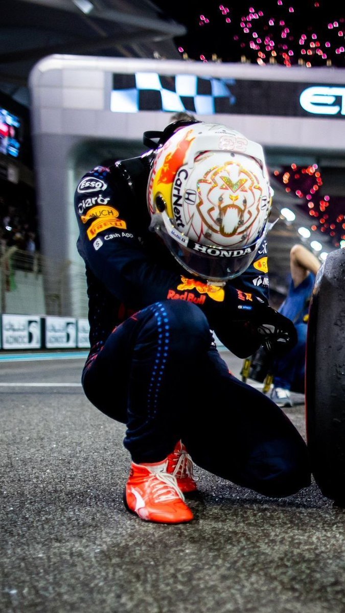 lestappia's tweet photo. the last time max drove as 33 https://t.co/06RbCAxLdH