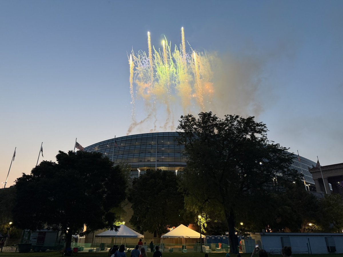 cookcountyclerk's tweet photo. National Night Out is one of my favorite reminders of what public service is really about—meeting people where they are.

Last night, our team had the opportunity to connect with residents at National Night Out celebrations across Cook County. https://t.co/AlOlnfaEdp