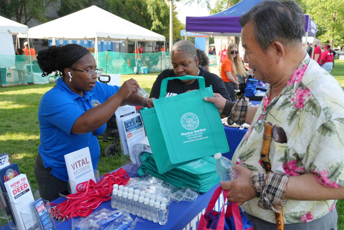 cookcountyclerk's tweet photo. National Night Out is one of my favorite reminders of what public service is really about—meeting people where they are.

Last night, our team had the opportunity to connect with residents at National Night Out celebrations across Cook County. https://t.co/AlOlnfaEdp