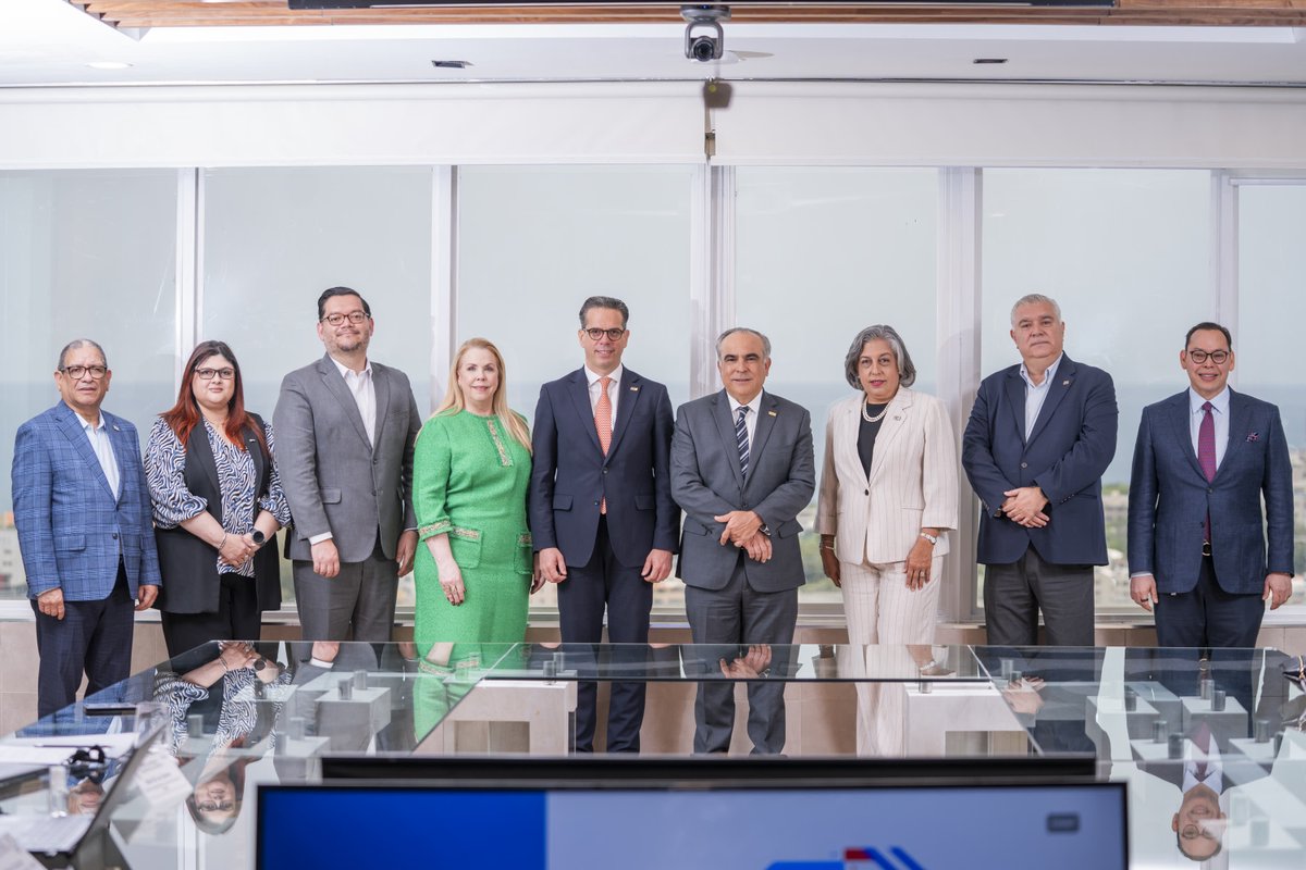 COHEPHonduras's tweet photo. La presidenta del #COHEP, Ing. Anabel Gallardo, el Abg. Armando Urtecho López y Lic. Helui Castillo participaron en la Segunda Asamblea Ordinaria de #FEDEPRICAP, realizada en Santo Domingo, República Dominicana. 🌎🤝 @FEDEPRICAP_CA 

El encuentro reunió a líderes empresariales de Centroamérica, Panamá y República Dominicana para impulsar la integración regional, facilitar el comercio, atraer inversiones y fortalecer la competitividad. Además, se celebró la reincorporación del CONEP de Panamá.

Como parte de la agenda, participaron en el Foro Internacional META RD 2036, enfocado en innovación, productividad, inversión y desarrollo sostenible.

La unidad empresarial y la cooperación regional son claves para generar más oportunidades para nuestros países.

#IntegraciónRegional #Competitividad #SectorPrivado