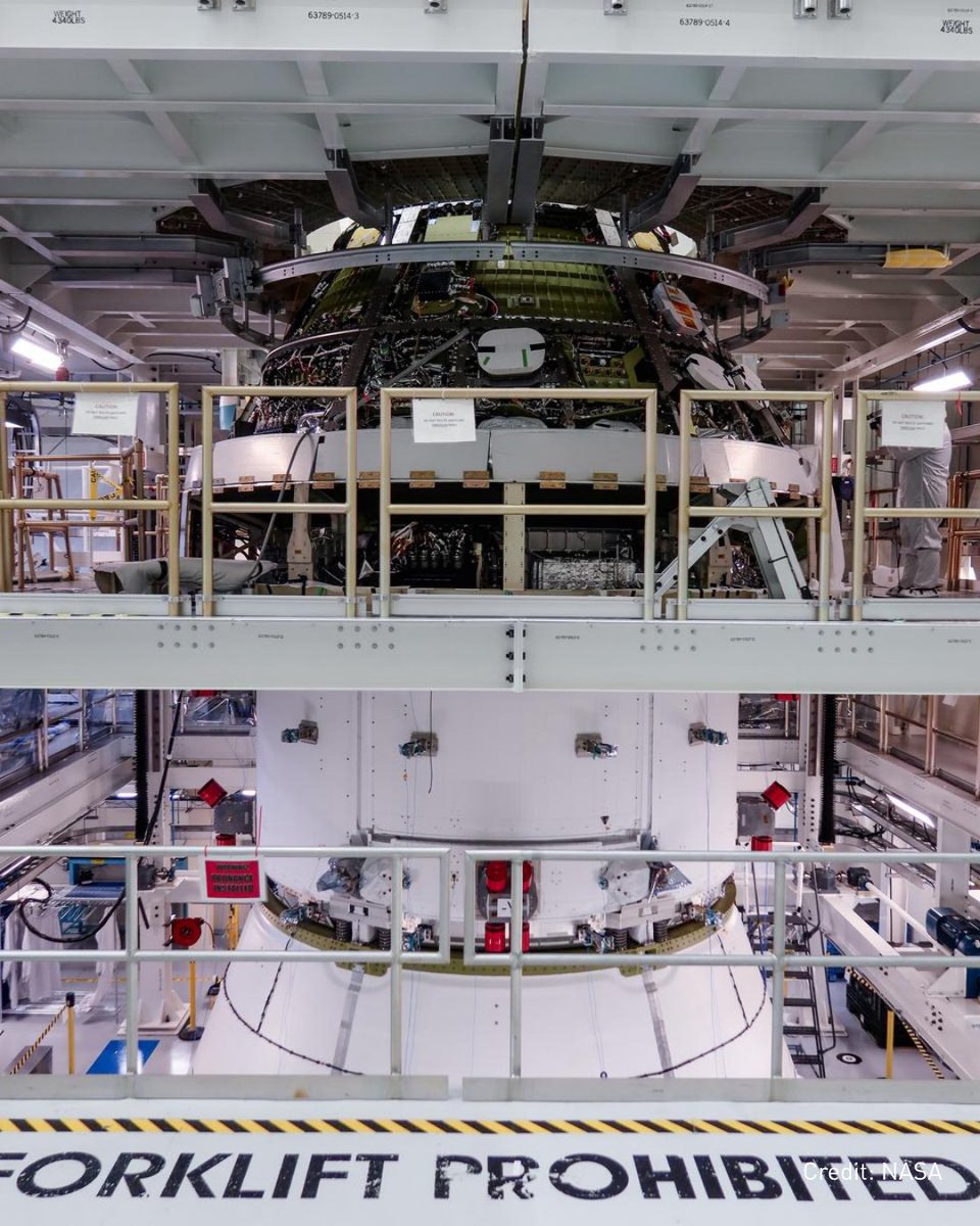 LMSpace's tweet photo. Best mates! 🚀

We recently mated @NASA's Orion crew and service modules for Artemis III. Next up: powering on the spacecraft as teams continue preparing for next year's mission.

We are accelerating the delivery of Orion to support an earlier launch opportunity. https://t.co/DjMoRDnnxv