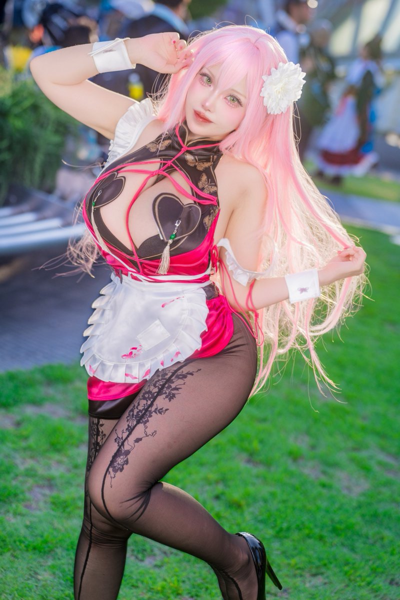 tukihara_lgk's tweet photo. cosplay
勝利の女神:NIKKE  
ベルベット

m：@sayaaaa_owo

#コスサミ2026 https://t.co/h9WOLWLLQs