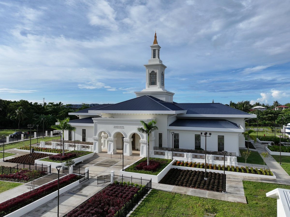 RykerJackson97's tweet photo. A great photo of the Pago Pago American Samoa Temple taken by Oscar Lawrence: https://t.co/x5W8pfgbRo