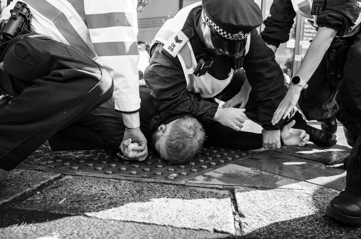 thenowherephoto's tweet photo. Where are msm?

They gloated when he was arrest but nowhere to be seen today 

11 months of torment for this man and his family all because police officers lied 

They knew that they had thrown him judo style and only my footage caught them out 

They were willing to destroy a man’s life