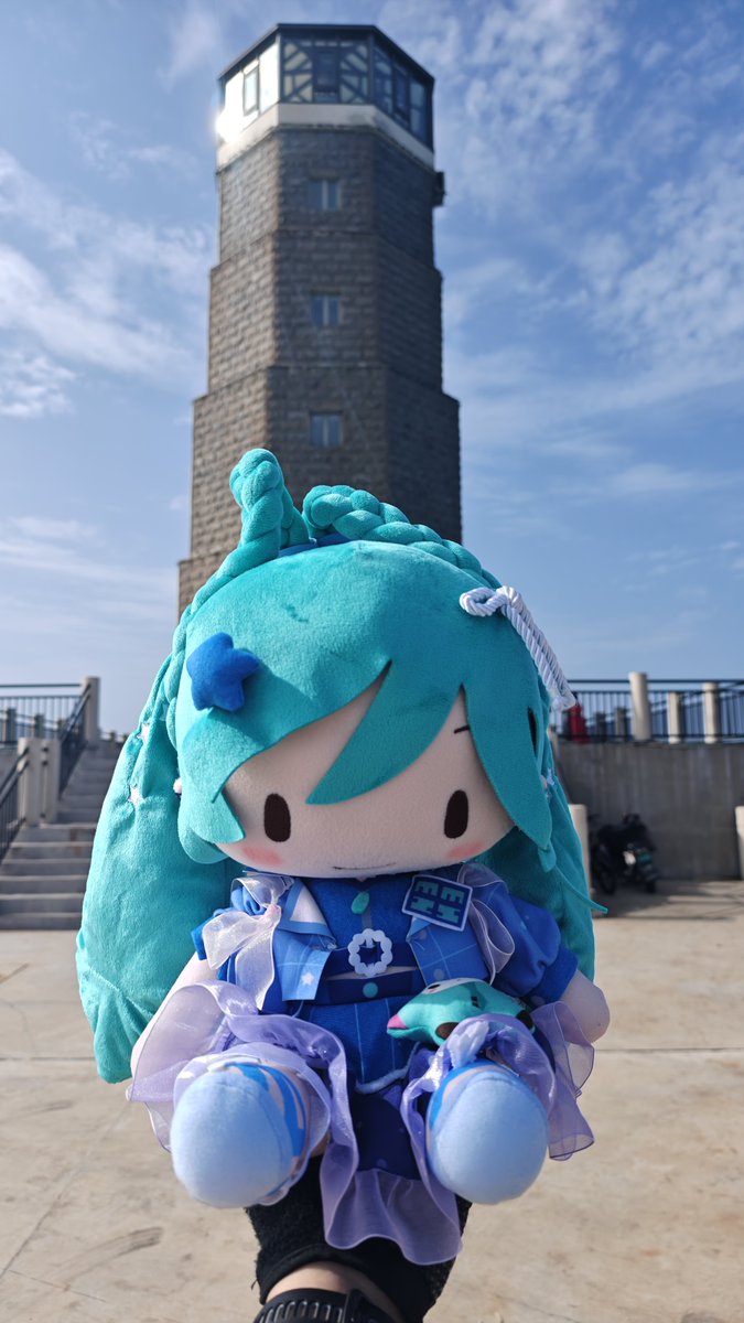 AffterA's tweet photo. ミクと灯台に来た https://t.co/8FhYgXqgkf
