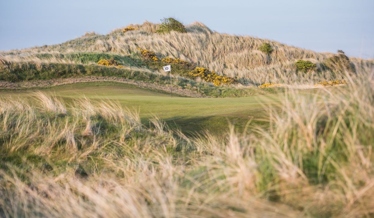 FairwaysFundays's tweet photo. Day 3 of @chasingscratch0 Ireland tour Week 2 saw the ladies and gents play the beautiful @SeapointGolf one hour north of Dublin City. 
Seapoint offers a hugely enjoyable test of golf along the Irish Sea 🇮🇪⛳️☘️ https://t.co/soYGrwQCFC
