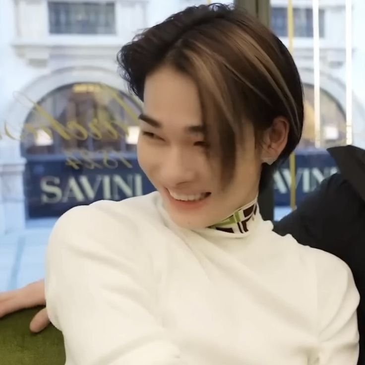 Jayparkelotitob's tweet photo. Por favor no apagemos el brillo de la sonrisa de nuestro Maknae , queremos que sonria como antes , yo se que las engenes verdaderas entenderan esto y tomaran conciencia ❤️‍🩹 https://t.co/Pqelisko6e