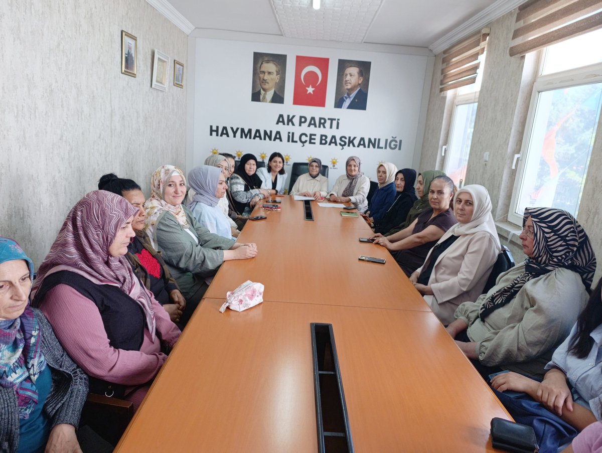 haymanaAKKADIN's tweet photo. Haftalık olağan yönetim kurulu toplantımız ilçe kadın kolları başkanımız @Bagciayten06 başkanlığında il koordinatörlerimiz @ecz_sedaates06 @SemeFadik katılımları ile gerçekleştiridik ..
@tugbaisikercan 
@akgul_aysel https://t.co/gHVLyUXSKo