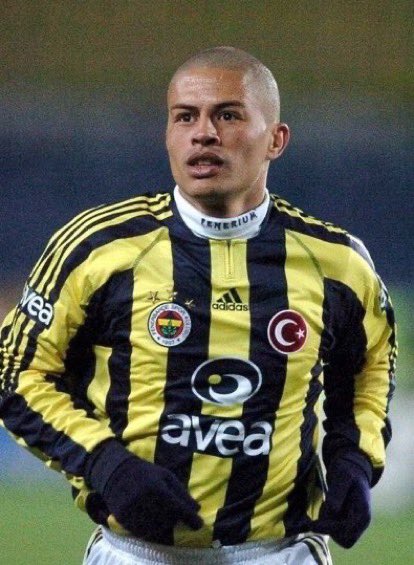 SaracogluSports's tweet photo. Alex de Souza:

"Tebrikler Fenerbahçem💛💙" https://t.co/AbPdgDCqwz