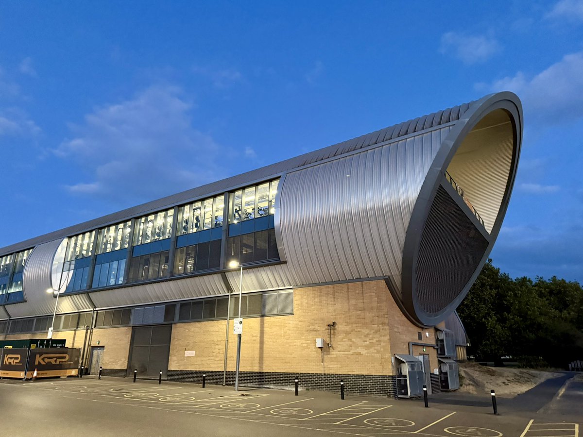 paulsummers's tweet photo. Pool 297 - the 50m pool at Mountbatten Centre, Portsmouth, albeit in its short-course setup today. Another pool ticked off the list. 🏊‍♂️ #havegoggleswilltravel #portsmouth #swimtravel #mountbattencentre https://t.co/kX4WK5XEUR https://t.co/37SL3ZeTD4