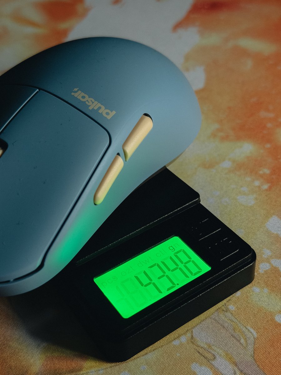 Jrztech1's tweet photo. I decided to buy a scale from AliExpress and when it arrived… it was tiny. I swear it looked way bigger in the pictures lol.

But hey, it does what I need. Guess I own a mini scale now. https://t.co/pPKOgytxya