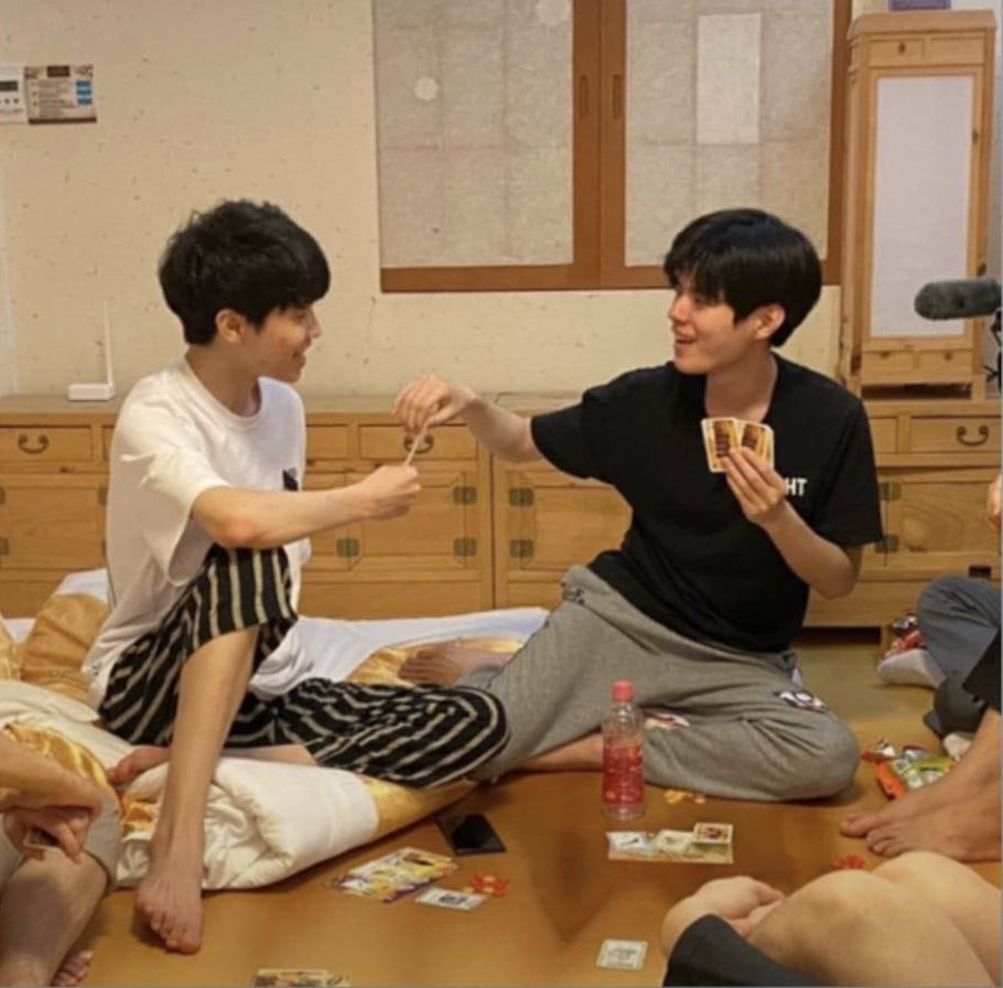kiinpaghetti's tweet photo. I will never get over how deft birthed, raised, and mothered chovy as his dumbass teenage son https://t.co/dsSZ0iWQRP