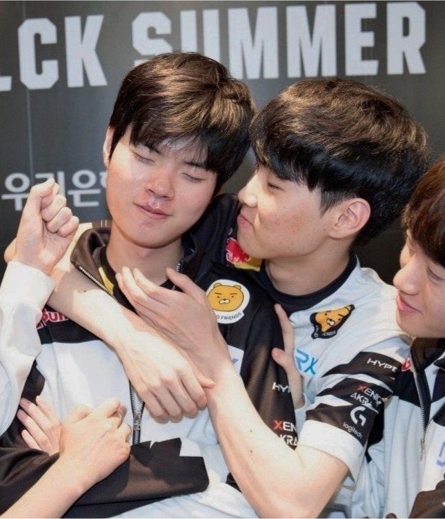 kiinpaghetti's tweet photo. I will never get over how deft birthed, raised, and mothered chovy as his dumbass teenage son https://t.co/dsSZ0iWQRP