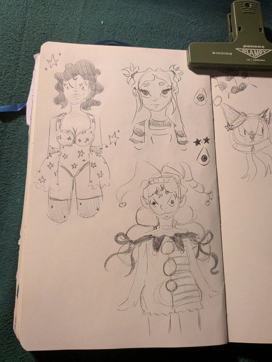 SnuggleBunArt's tweet photo. ⭐Late Night Doodles ⭐
 Some more late night doodles from me! This is one of my favourite full page spreads I've done in a while 😍
#Art #illustration https://t.co/WbxBVFLDbR