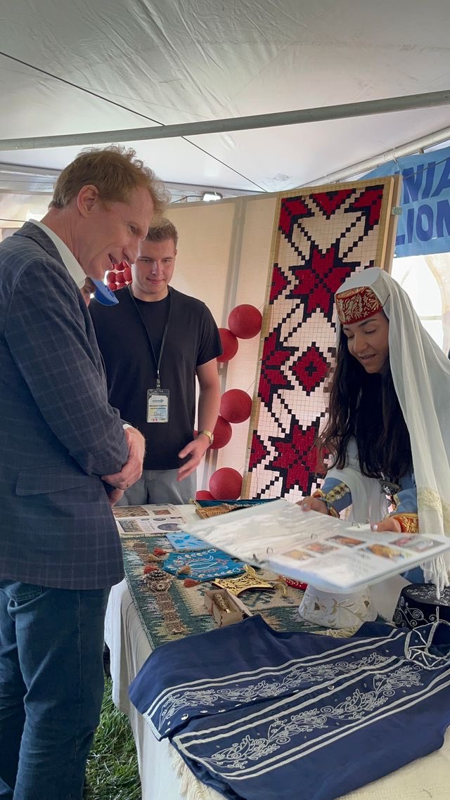 MarcMillerVM's tweet photo. Le @EdmHeritageFest est un évènement incontournable du milieu culturel dynamique d'Edmonton, célébrant les gens, les histoires, les cultures et les traditions qui façonnent un Canada fort et résilient. https://t.co/ynjG8wpyn1