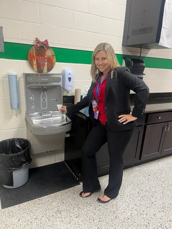 VIESBulldogs's tweet photo. The rodeo is in full swing here in the Valley!  Be sure to stop by and meet your teachers, make some trail mix, and see all the beautiful decorations!  Be sure to drop your open house pictures below! https://t.co/vFJy00TLjK