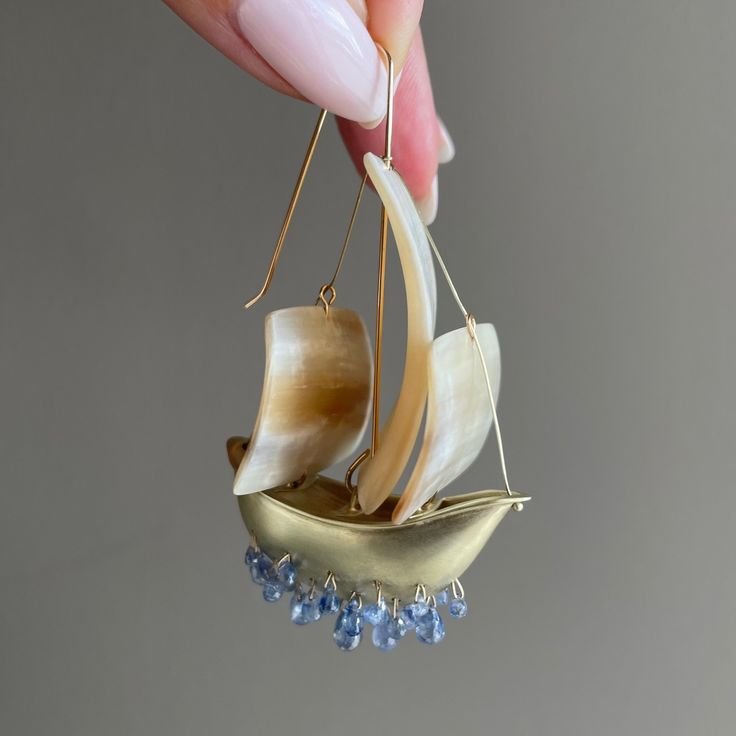 LaModeUnknown's tweet photo. These 'Sailing Boat' earrings by Gabriella Kiss.🪡 https://t.co/rVr2li9jjM