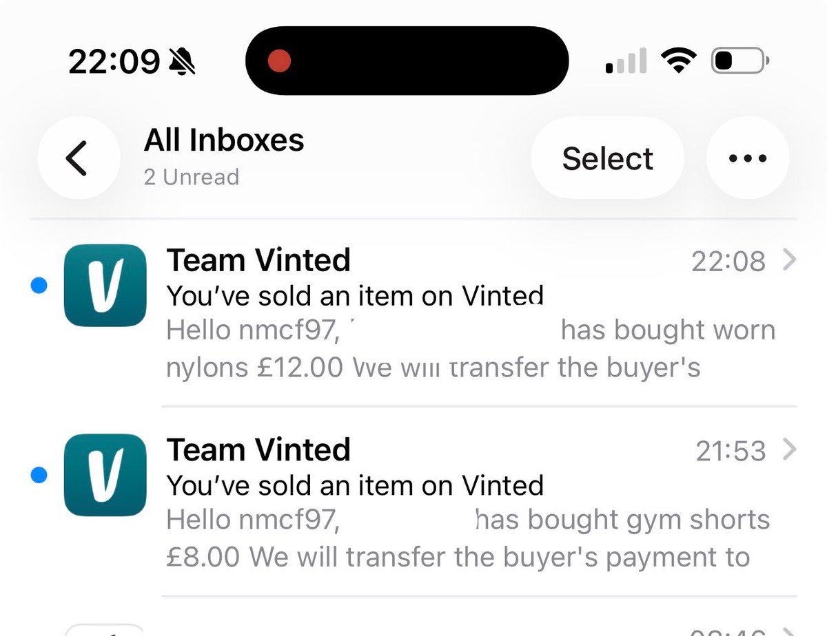 mcbadyin2's tweet photo. i’m uploading stuff so cheap just to get rid and u losers are snapping them up faaast https://t.co/IytMW1UHbv