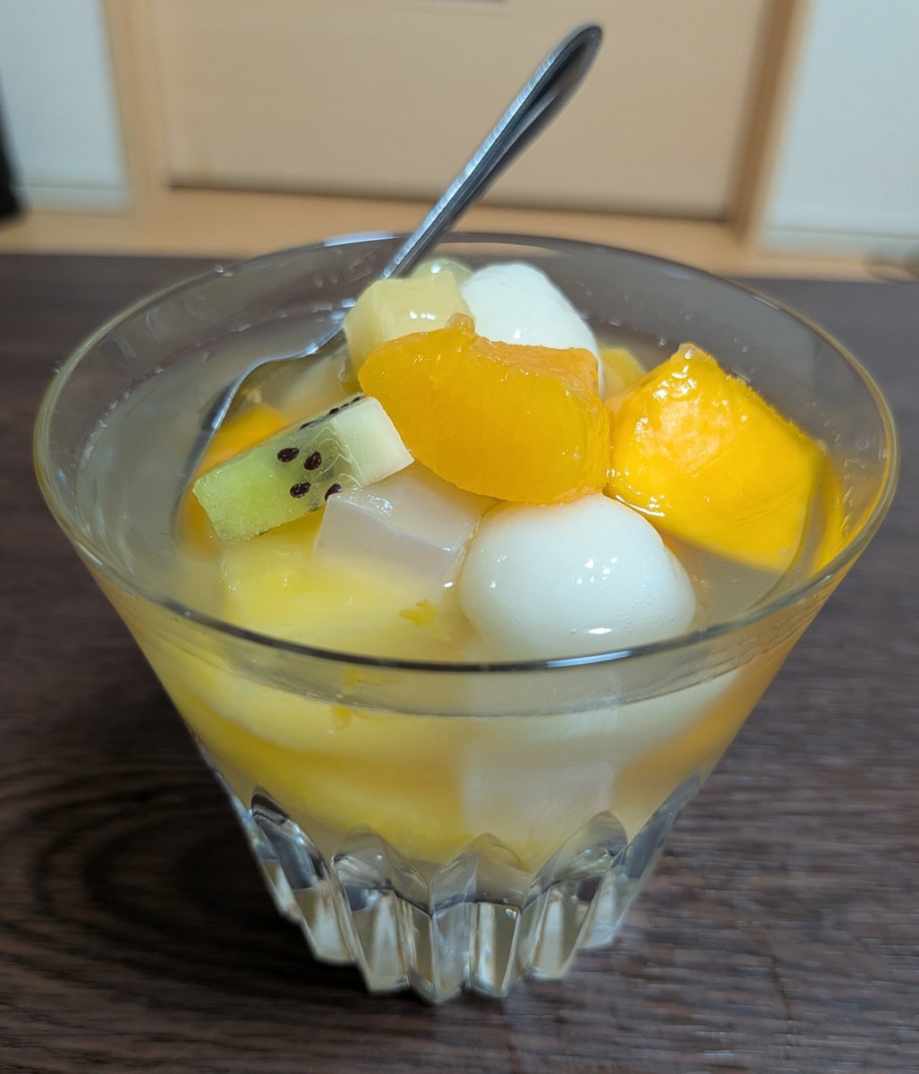 umi_oto30's tweet photo. しょーじき作りすぎたよね
フルーツポンチの味変募集 https://t.co/vLM1AMX5rJ