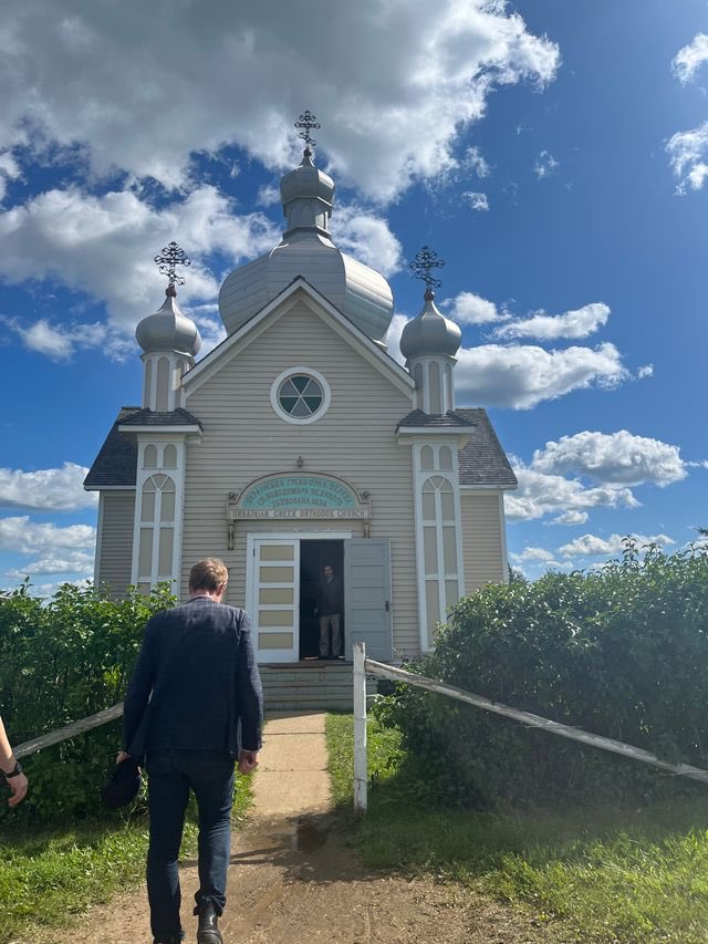 MarcMillerVM's tweet photo. With the Canada Strong Pass, families can enjoy discounts at more than 80 museums and galleries across the country, including Edmonton's Ukrainian Cultural Heritage Village. A wonderful opportunity to rediscover the defining moments that shaped Canada. https://t.co/Jv6y4zpU5J