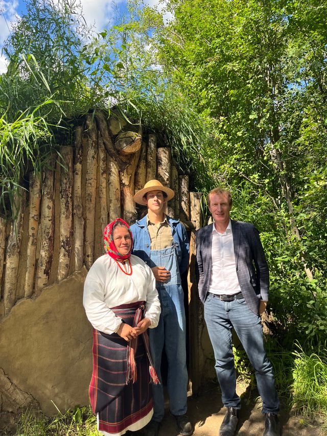 MarcMillerVM's tweet photo. With the Canada Strong Pass, families can enjoy discounts at more than 80 museums and galleries across the country, including Edmonton's Ukrainian Cultural Heritage Village. A wonderful opportunity to rediscover the defining moments that shaped Canada. https://t.co/Jv6y4zpU5J