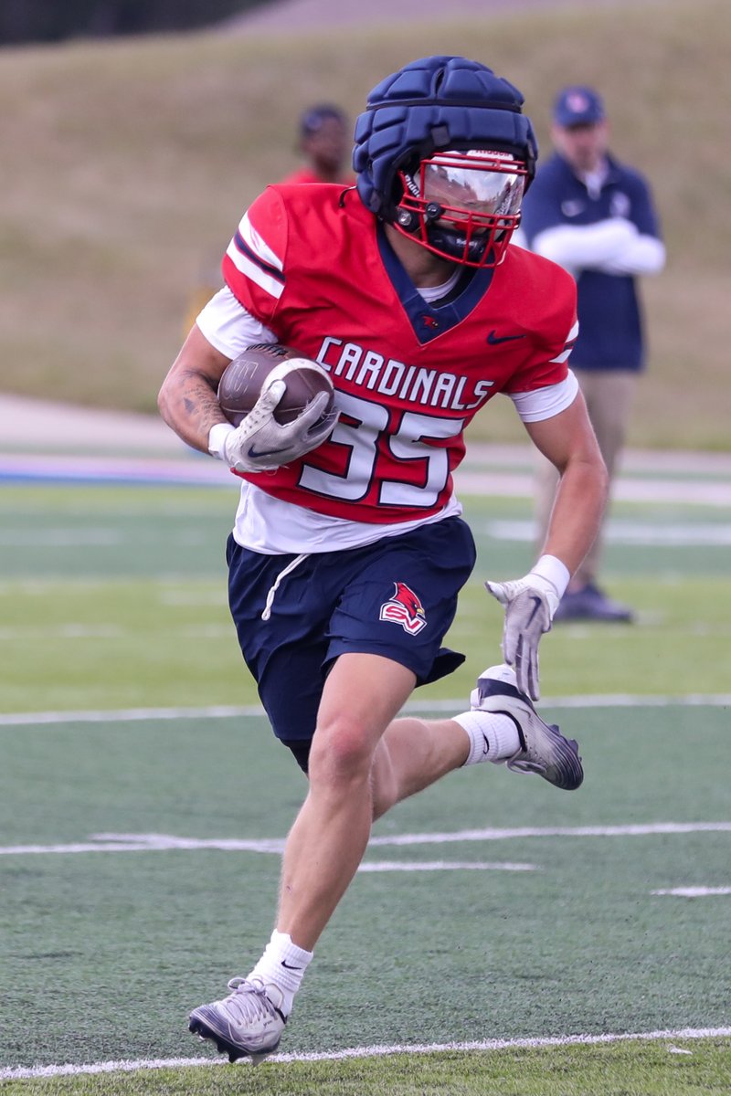 svsu_football's tweet photo. Day 3 done.

Full gallery: https://t.co/tOR5HtutNU #BeaksUp | #GoCards

#BeaksUp | #GoCards https://t.co/Ic9lBsXXfj