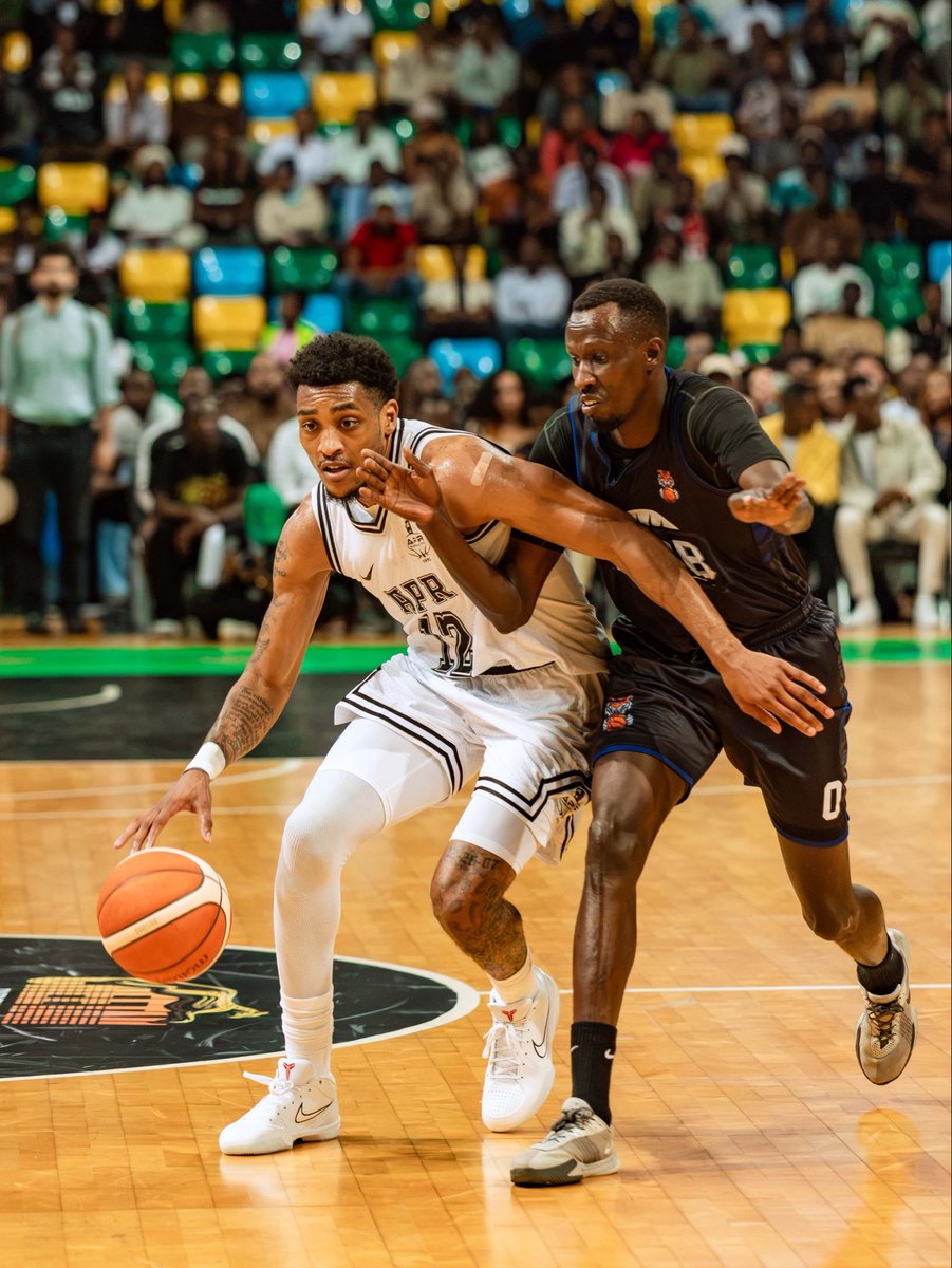 ferwabaRW's tweet photo. PLAYOFFS INTENSITY. 💥
APR and RSSB TIGERS have set the tone. One half down, one more to decide who takes control. 🔥🏀

#cheetahenergyRBLPlayoffs #RBL26 https://t.co/WQ85I9eqTv