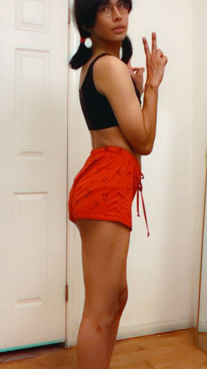 cecearra's tweet photo. I know I haven’t posted in a while, but here’s some new photos I just took 😁❤️ https://t.co/a27bjB1kH2