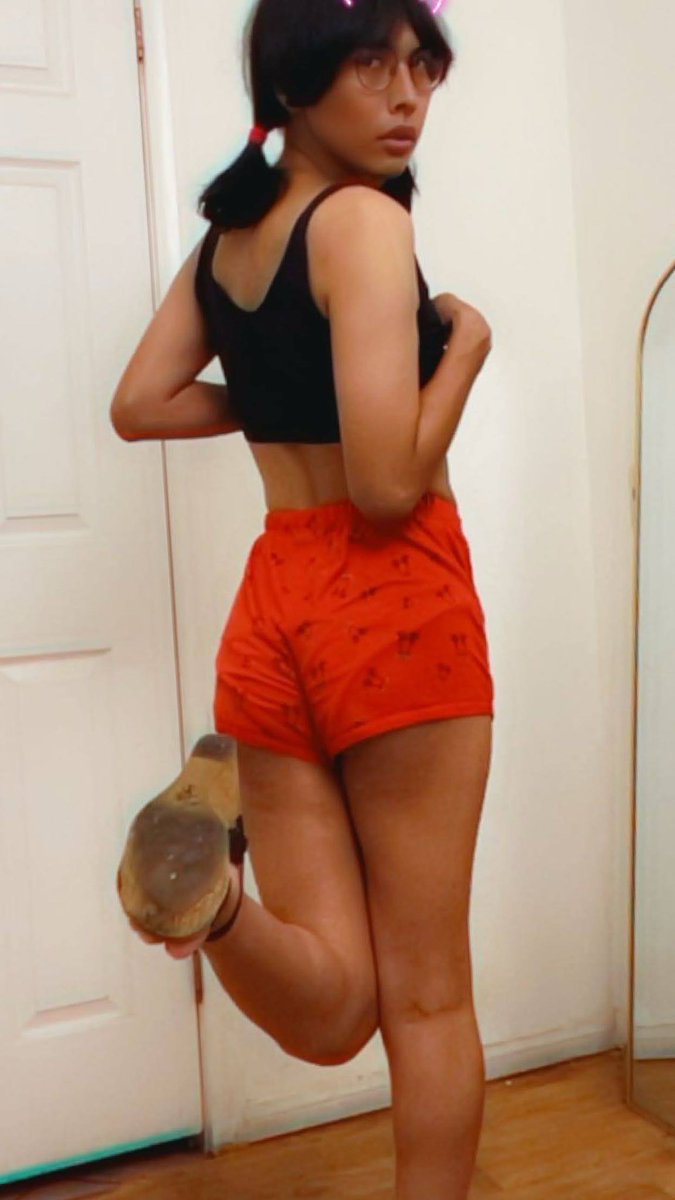 cecearra's tweet photo. I know I haven’t posted in a while, but here’s some new photos I just took 😁❤️ https://t.co/a27bjB1kH2