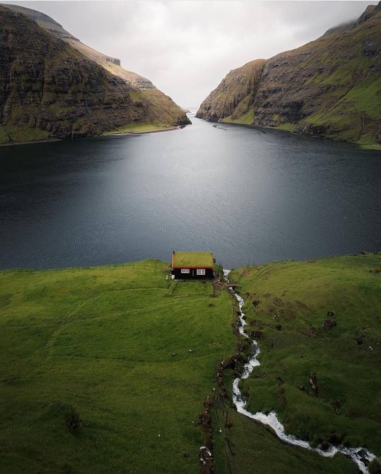HOUSEPORN___'s tweet photo. 2 months, no phone, alone.

Yes or No ? 🤔 https://t.co/7qpUJGE7OX