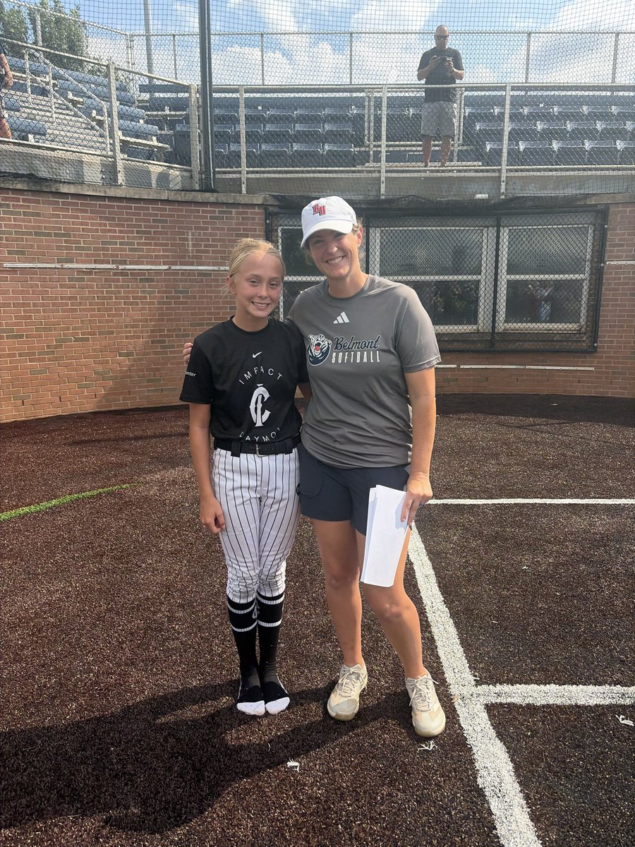 BrooklynWarpool's tweet photo. Just went to the Belmont Softball Camp! It was an amazing experience, the coaches were such good help and we got to use the hitting facility as well as the softball field! Got lots of reps in, including fielding and live hitting. https://t.co/DH4uqWtYxQ