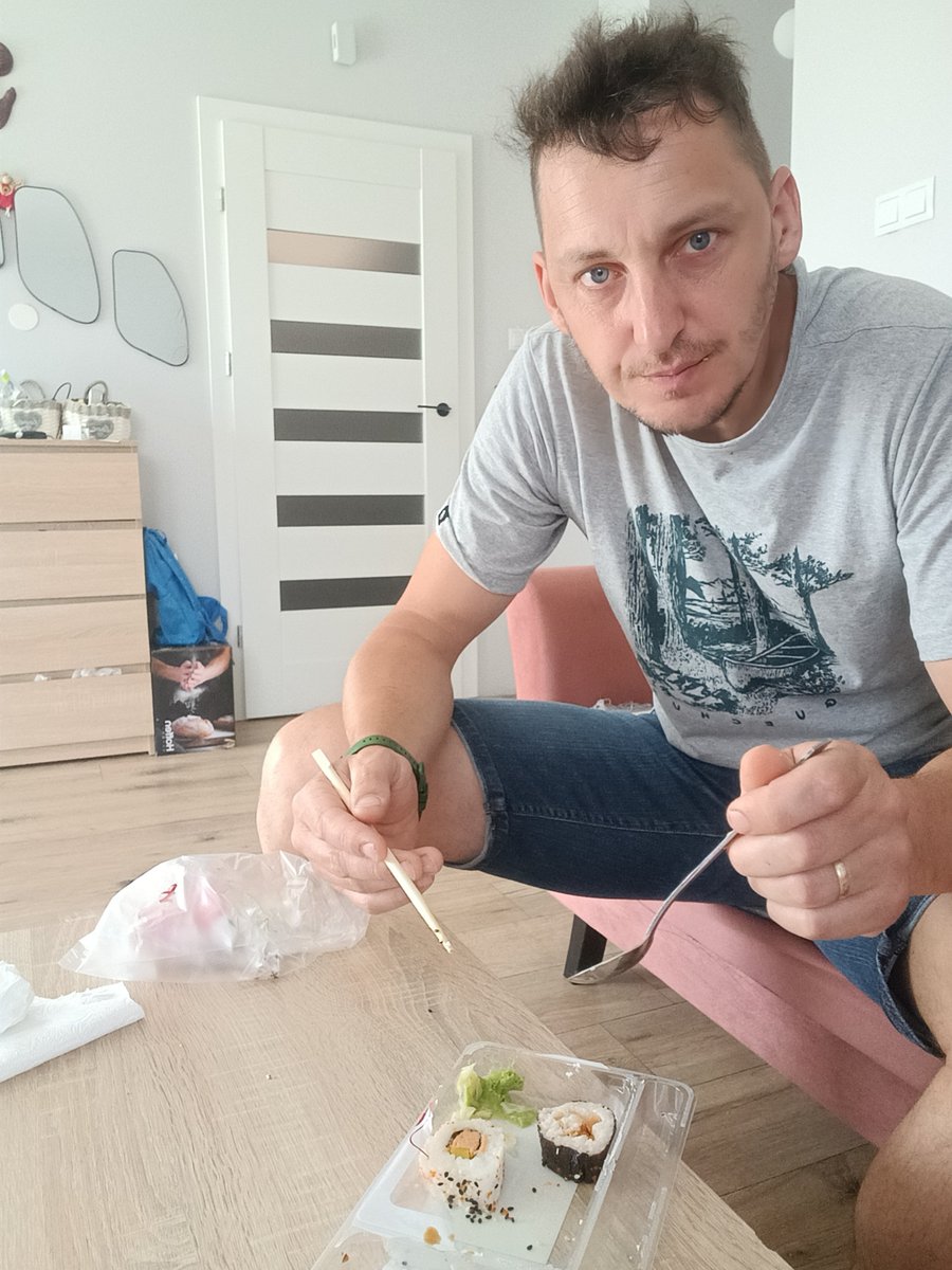 Wojtek_8878's tweet photo. @redaktorbs Pozdro😁 https://t.co/G4UY54tygN